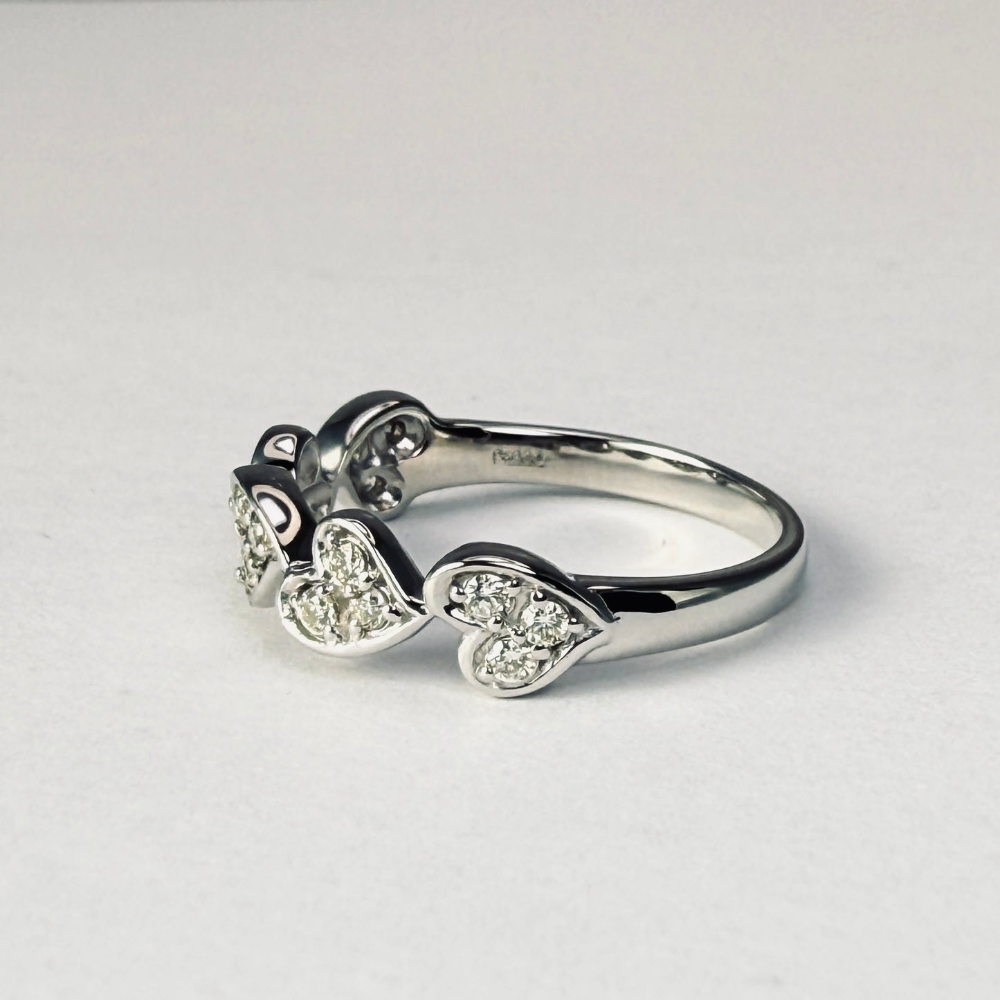 プラチナ ハートダイヤモンドリング