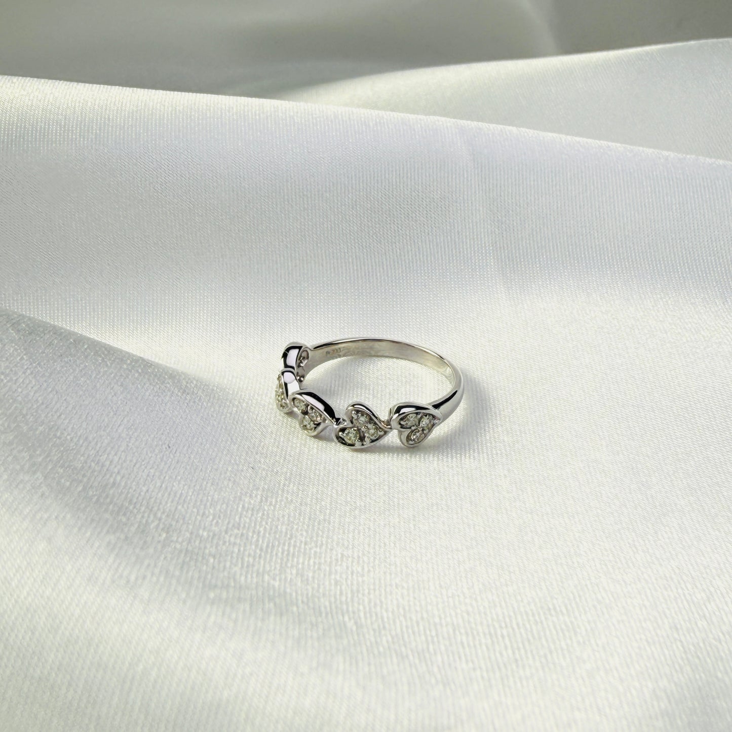 プラチナ ハートダイヤモンドリング